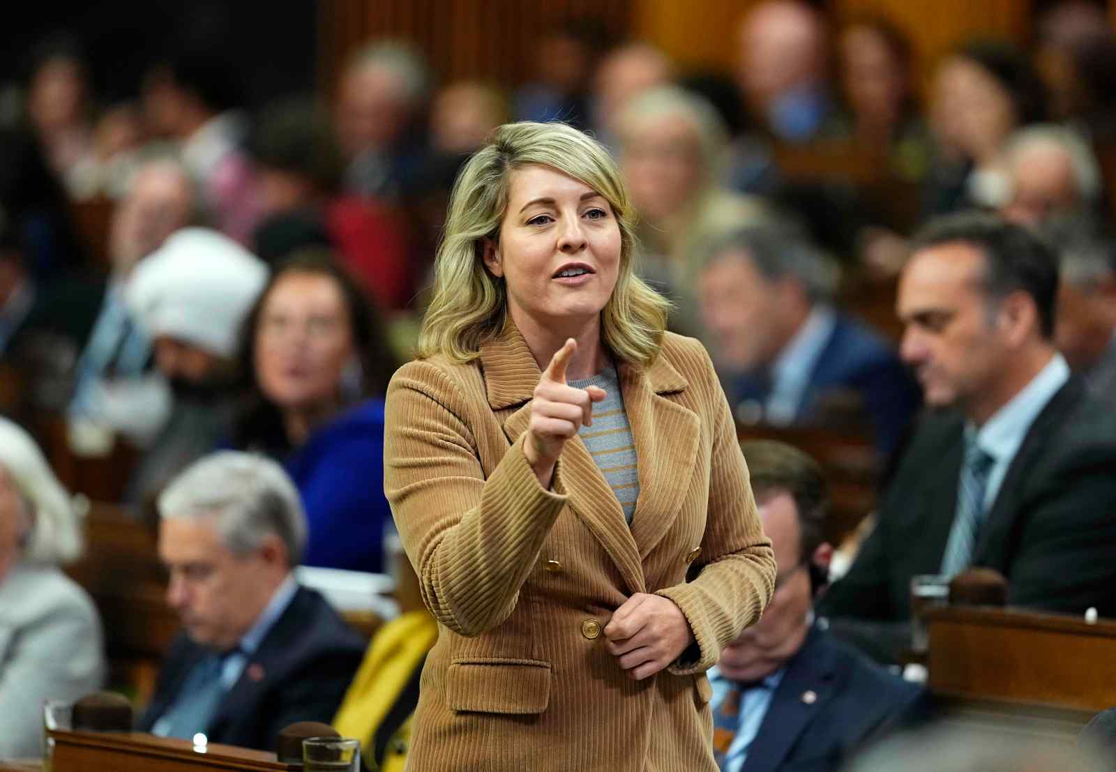 winnipegfreepress.com - Pierre Saint-Arnaud, The Canadian Press - Industry Minister M&eacute;lanie Joly wants to build an aluminum rolling mill in Canada