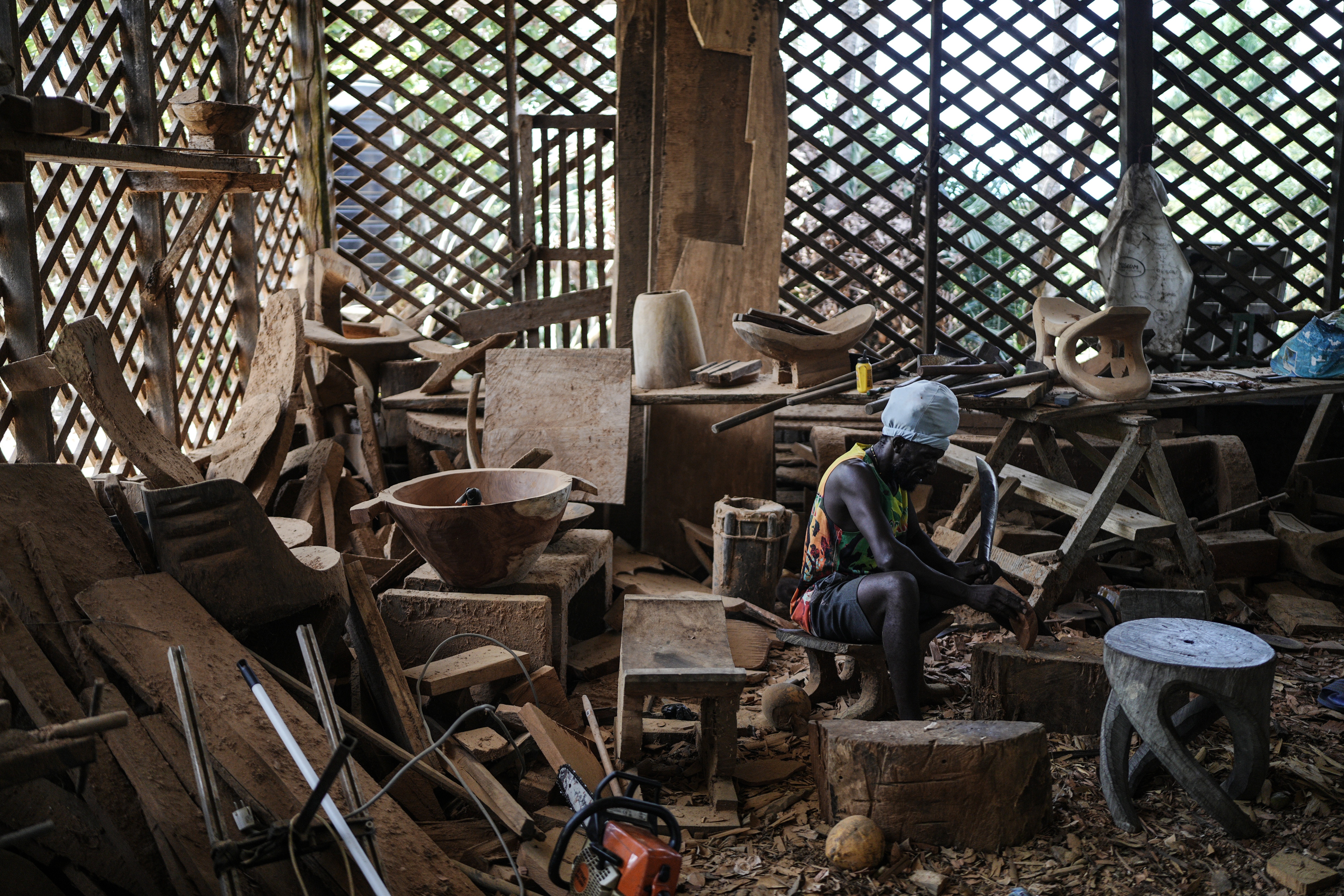 In Suriname’s rainforest, Saamaka woodcarvers face the pull of gold ...