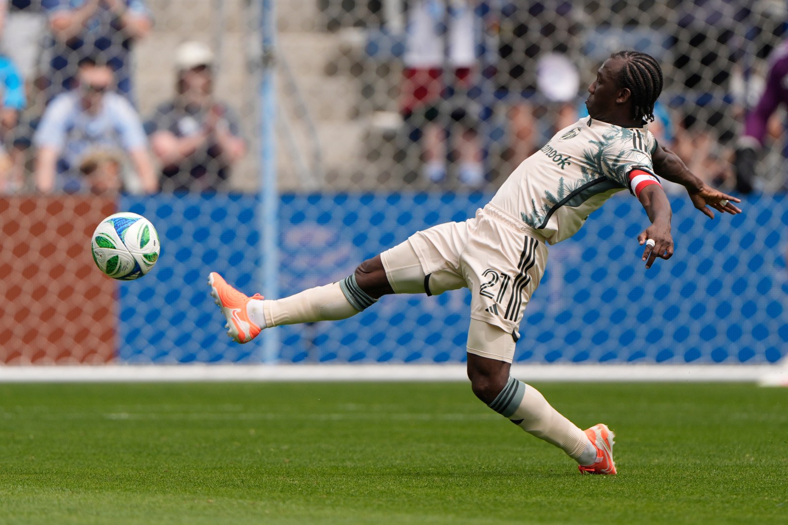 Longtime Timbers midfielder Diego Chara says he'll retire after the MLS sprint season