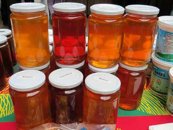 A jar of locally made honey makes a great gift. (C. Polcyn)